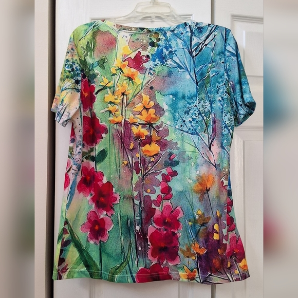 Woman's, XL, VNeck Flowers & Stems Top - Picture 4 of 6